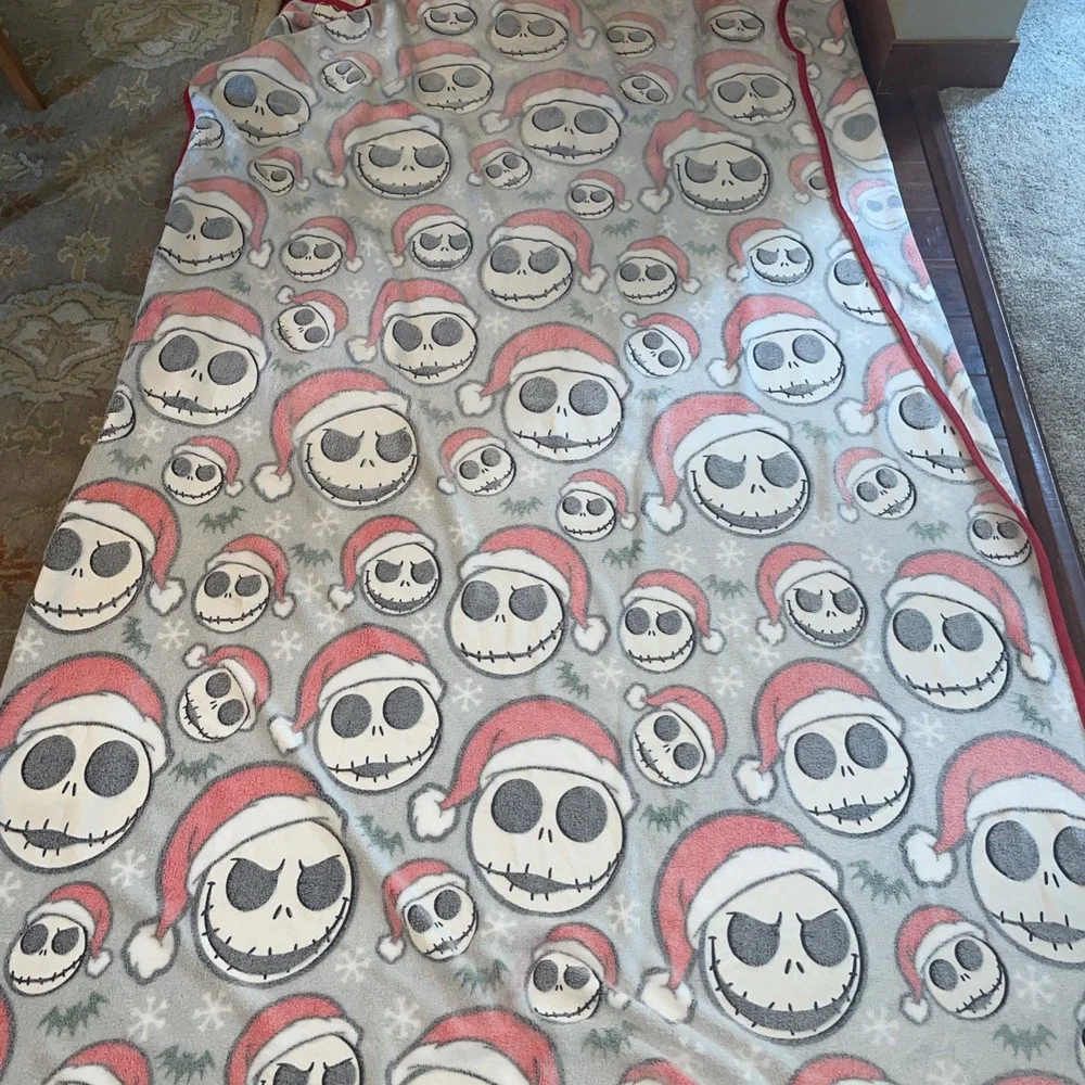 Disney The Nightmare Before Christmas 60‎ x 90 Plush Blanket Glow In Dark White